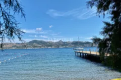 Yalıkavak'ta Denize Sıfır Mülk: Havuzlu, Bahçeli Büyük Villa ve Kumsala Doğrudan Erişimli Apart Otel