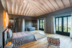 Yalıkavak'ta Mimar Han Tümertekin İmzalı Özel Taş Villa