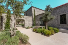 Yalıkavak'ta Mimar Han Tümertekin İmzalı Özel Taş Villa