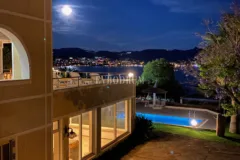 Yalıkavak'ta Denize Sıfır Mülk: Havuzlu, Bahçeli Büyük Villa ve Kumsala Doğrudan Erişimli Apart Otel