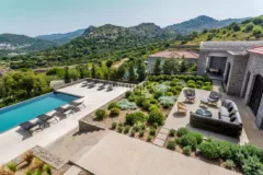 Yalıkavak'ta Mimar Han Tümertekin İmzalı Özel Taş Villa