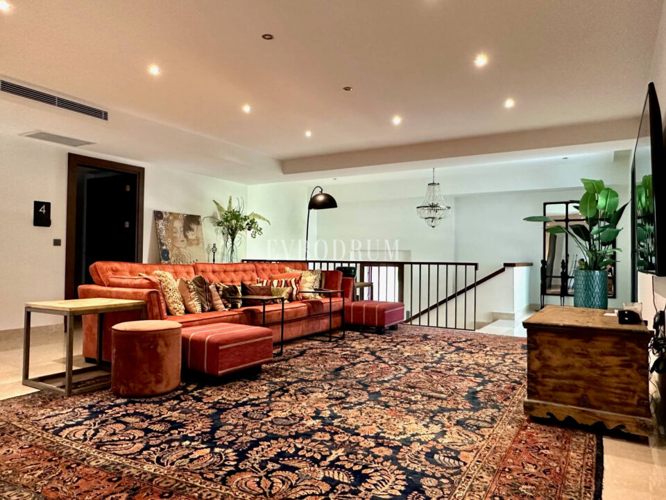 Luxurious rental villa with views over Yalikavak Marina – 21A