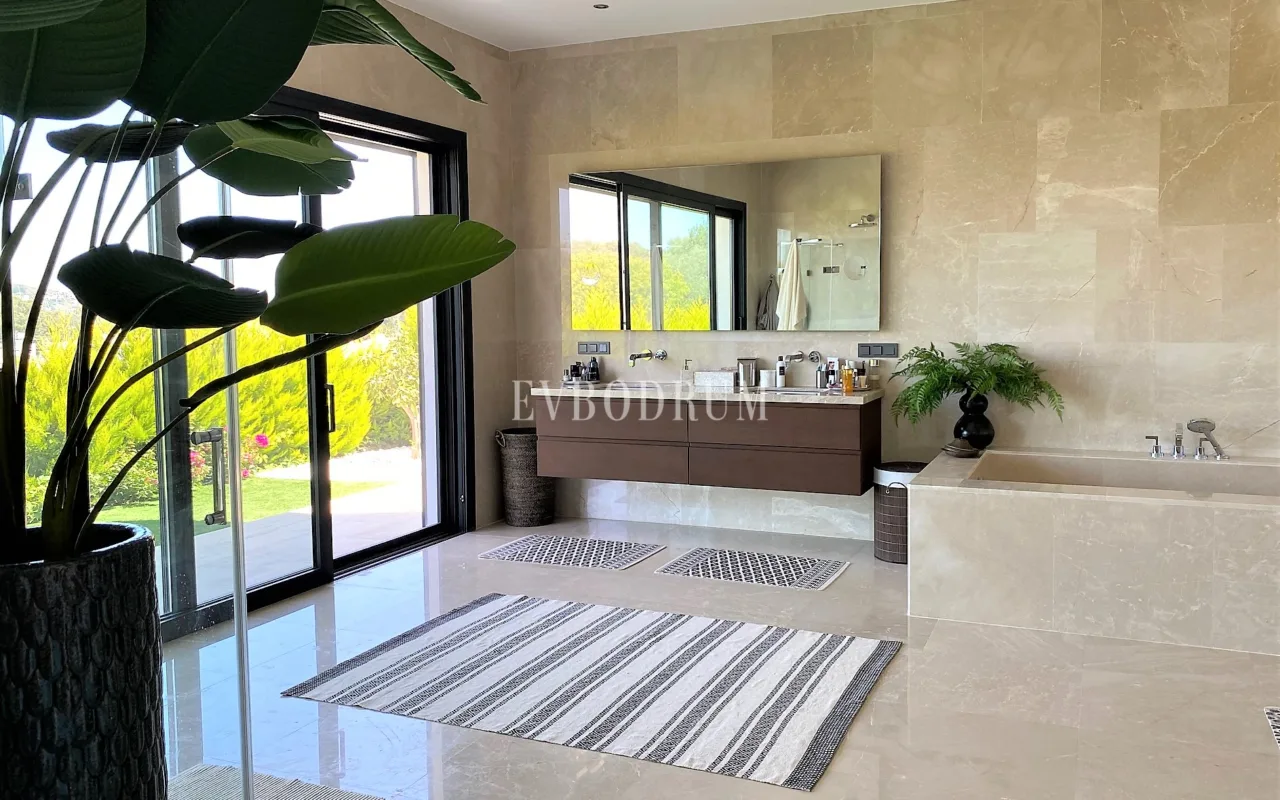 Yalikavak Marina manzaralı lüks villa