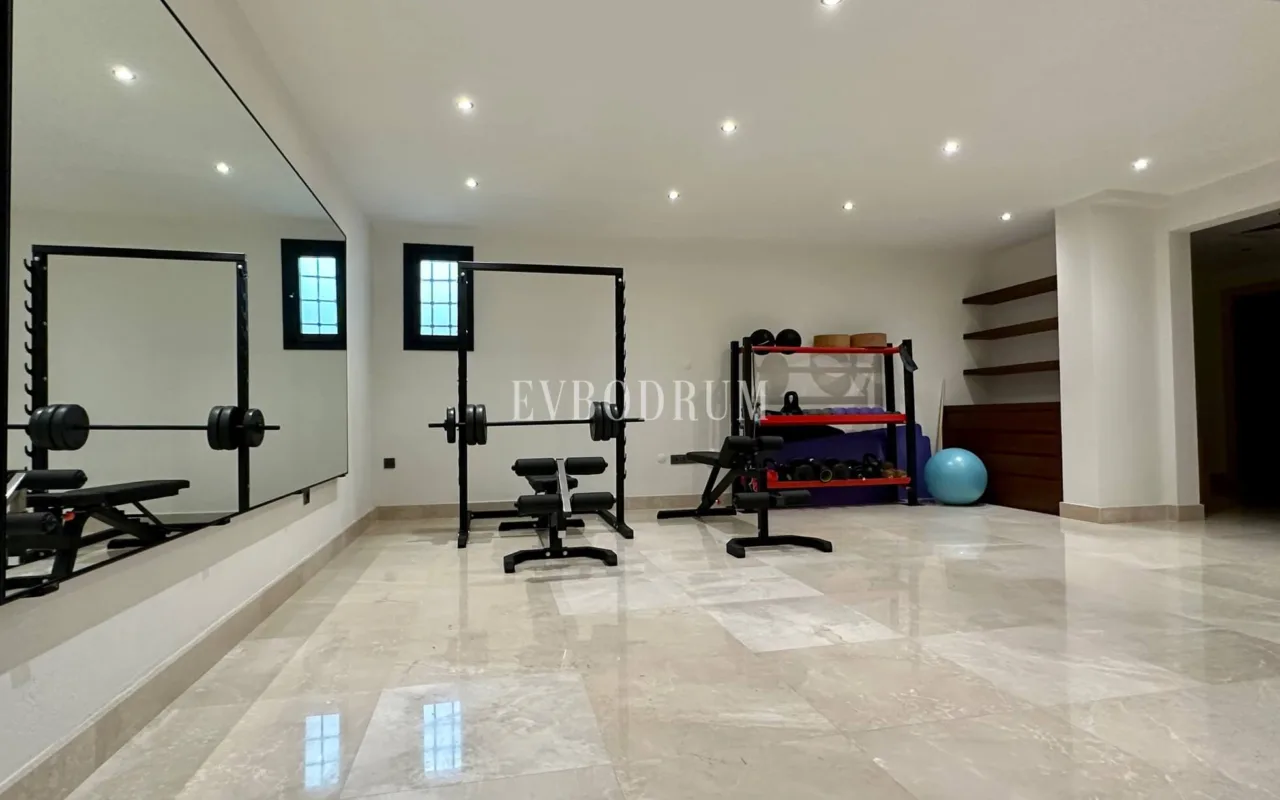 Yalikavak Marina manzaralı lüks villa