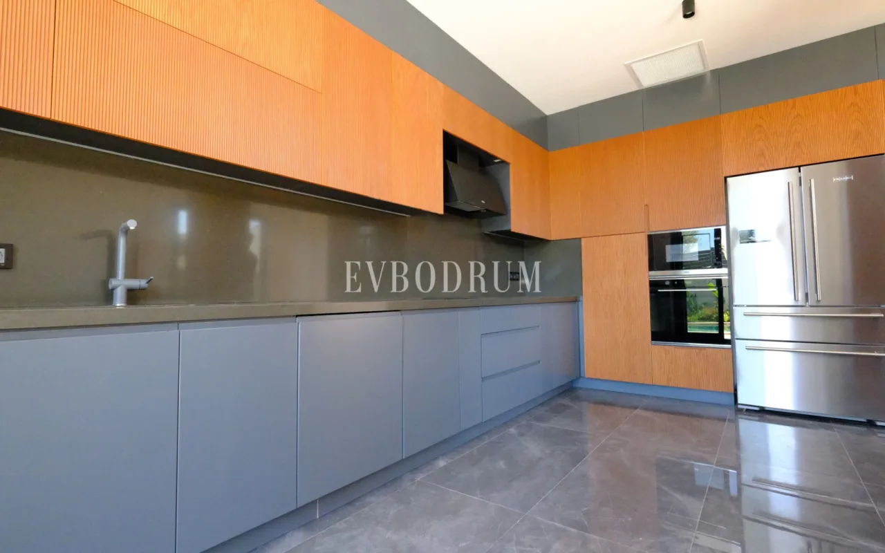 Yalıkavak'ta yeni tamamlanmış, mimari tasarımlı villa