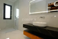 Yalıkavak'ta yeni tamamlanmış, mimari tasarımlı villa