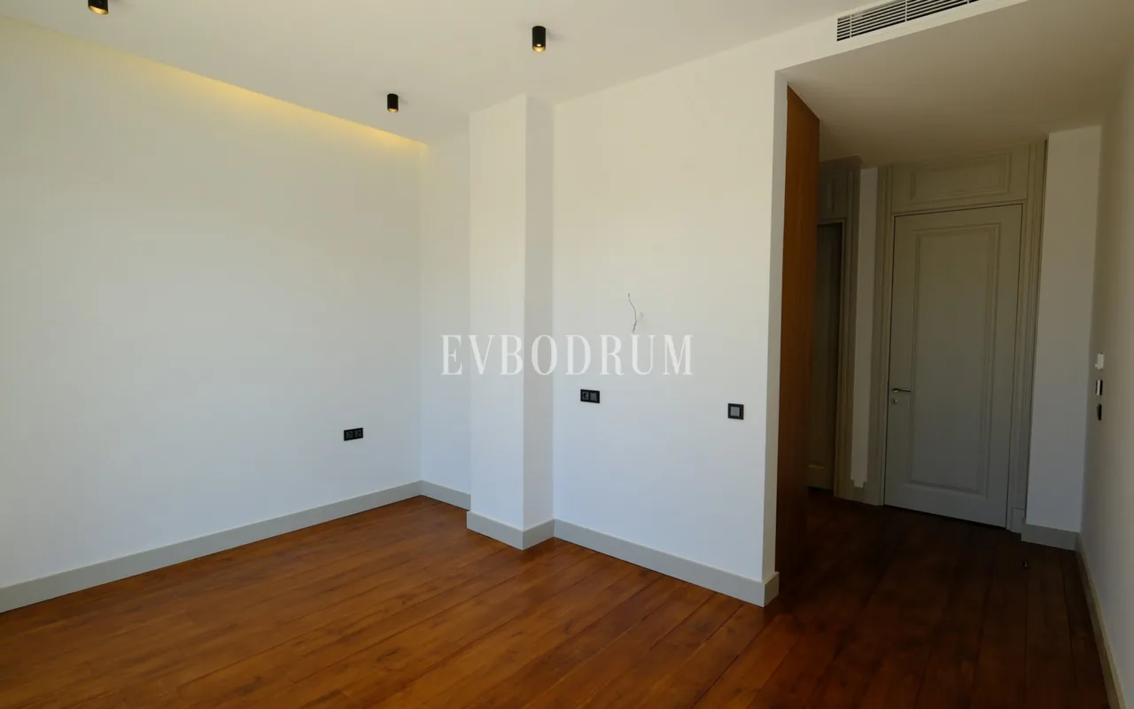 Yalıkavak'ta yeni tamamlanmış, mimari tasarımlı villa