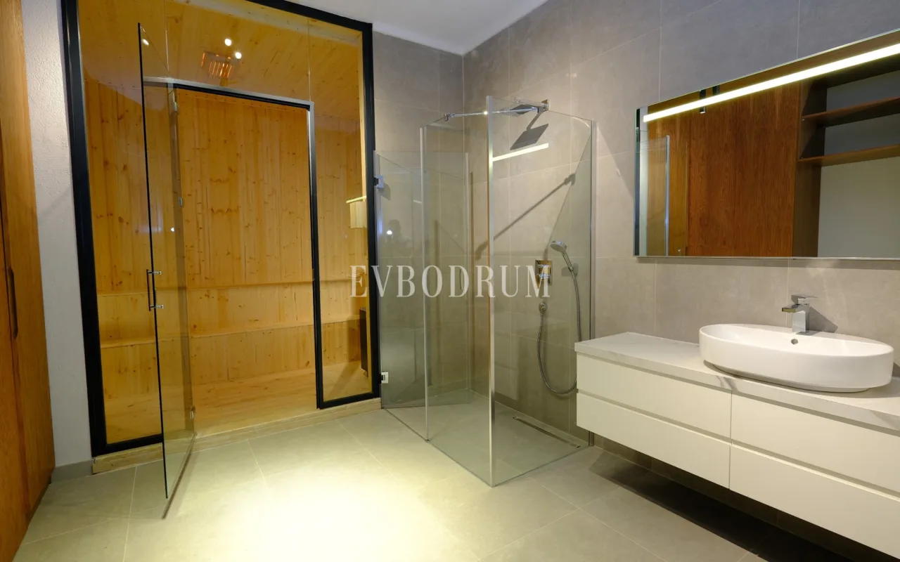 Yalıkavak'ta yeni tamamlanmış, mimari tasarımlı villa