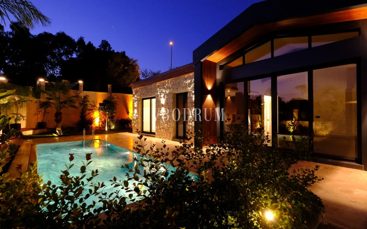 Yalıkavak'ta yeni tamamlanmış, mimari tasarımlı villa