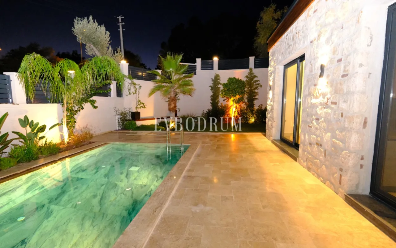 Yalıkavak'ta yeni tamamlanmış, mimari tasarımlı villa