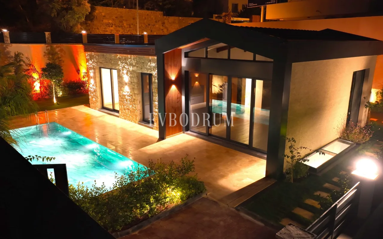 Yalıkavak'ta yeni tamamlanmış, mimari tasarımlı villa