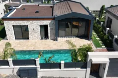 Yalıkavak'ta yeni tamamlanmış, mimari tasarımlı villa