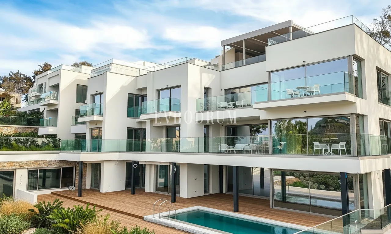 Yalıkavak Tilkicik Koyu’nda Denize Sıfır ve Özel Plajlı Daireler