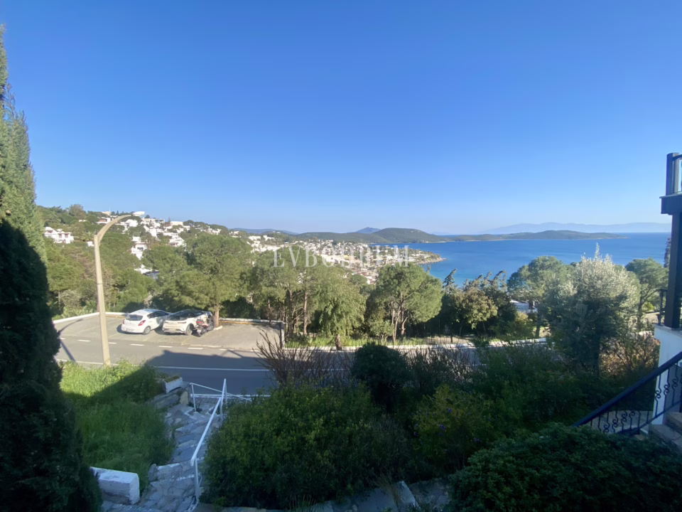 Charmantes Sommerhaus mit Panoramablick auf die Bucht im Viertel Aktur B – Foto 1