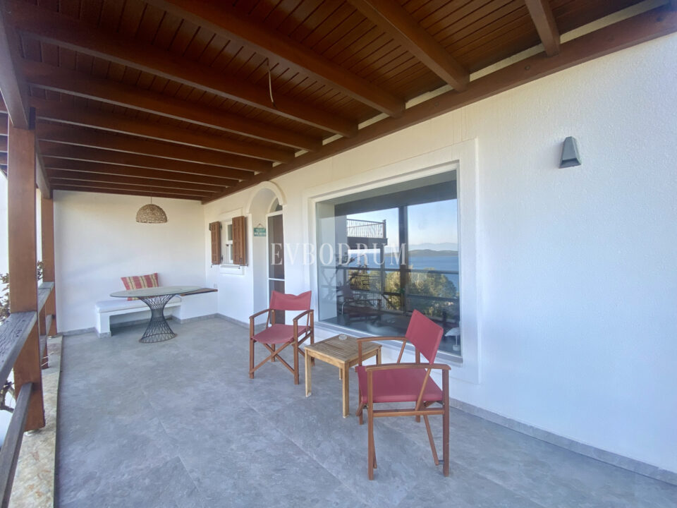 Summer Home with Full Bay Views in Aktur B District