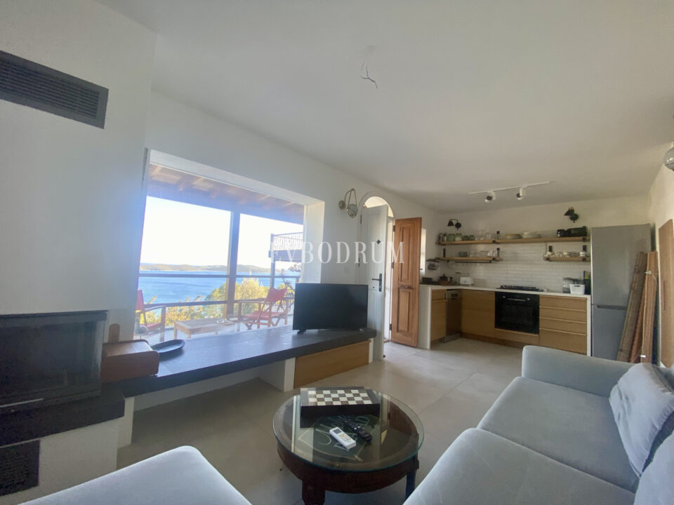 Summer Home with Full Bay Views in Aktur B District