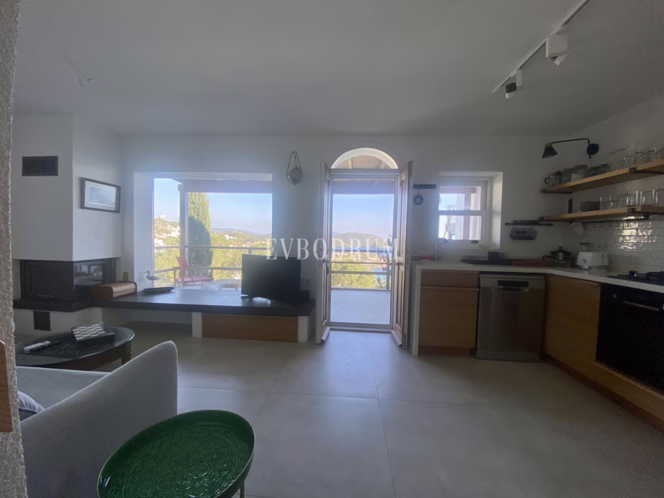 Charmantes Sommerhaus mit Panoramablick auf die Bucht im Viertel Aktur B – Foto 3