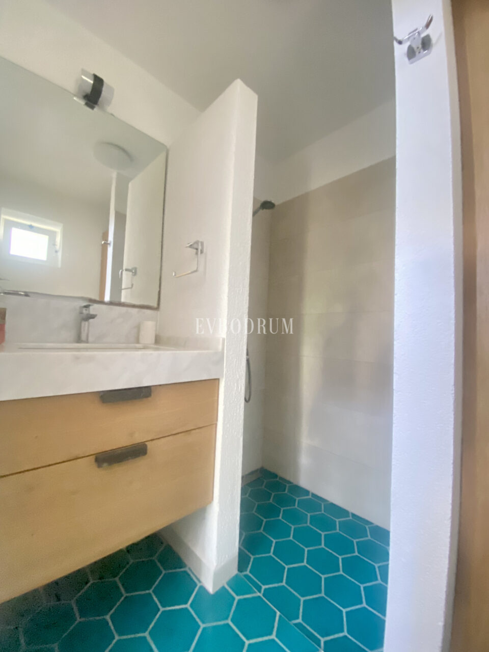 Summer Home with Full Bay Views in Aktur B District