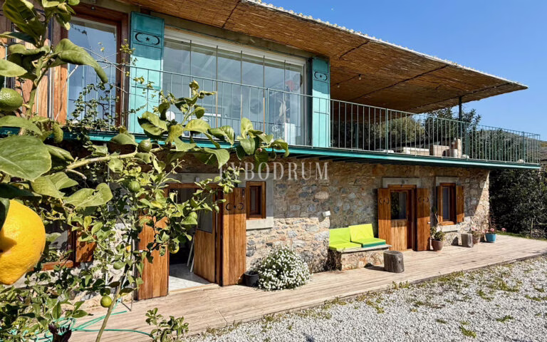 Bodrum Çökertme'de Mimar Tarafından Renove Edilmiş 14,500 m2 Bahçeli Taş Ev – Görsel 1