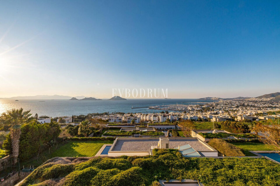 Turgutreis Marina’ya çok yakın, zarif ve zamansız mimarili villa