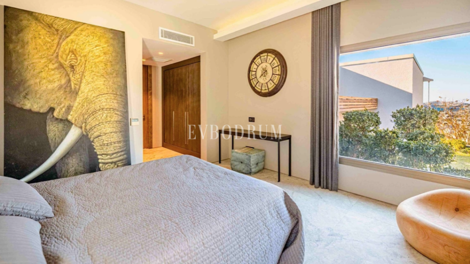 Turgutreis Marina’ya çok yakın, zarif ve zamansız mimarili villa