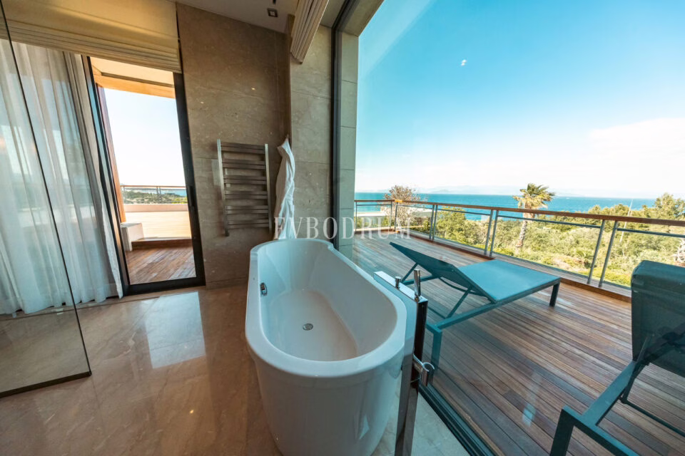 Mandarin Oriental Residences'ta Kesintisiz Manzaralı ve Ön Sıra Müstakil Villa – Görsel 15