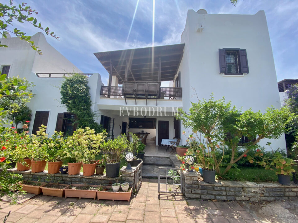 Özel Kum ve İskele Plajlı Cennetköy Sitesi’nde Yazlık Ev