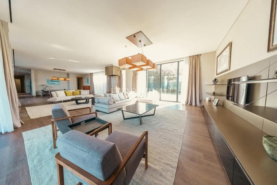 Mandarin Oriental Residences'ta Kesintisiz Manzaralı ve Ön Sıra Müstakil Villa – Görsel 8