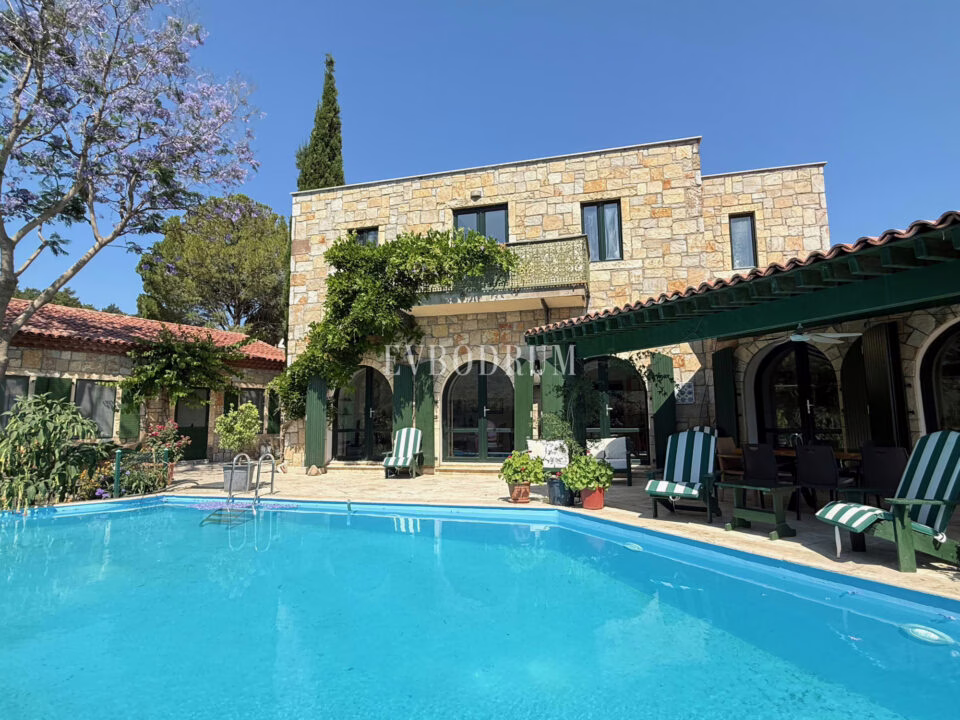 Stone house with guest house and pool in Eski Gölköy — a Türkbükü property from our portfolio