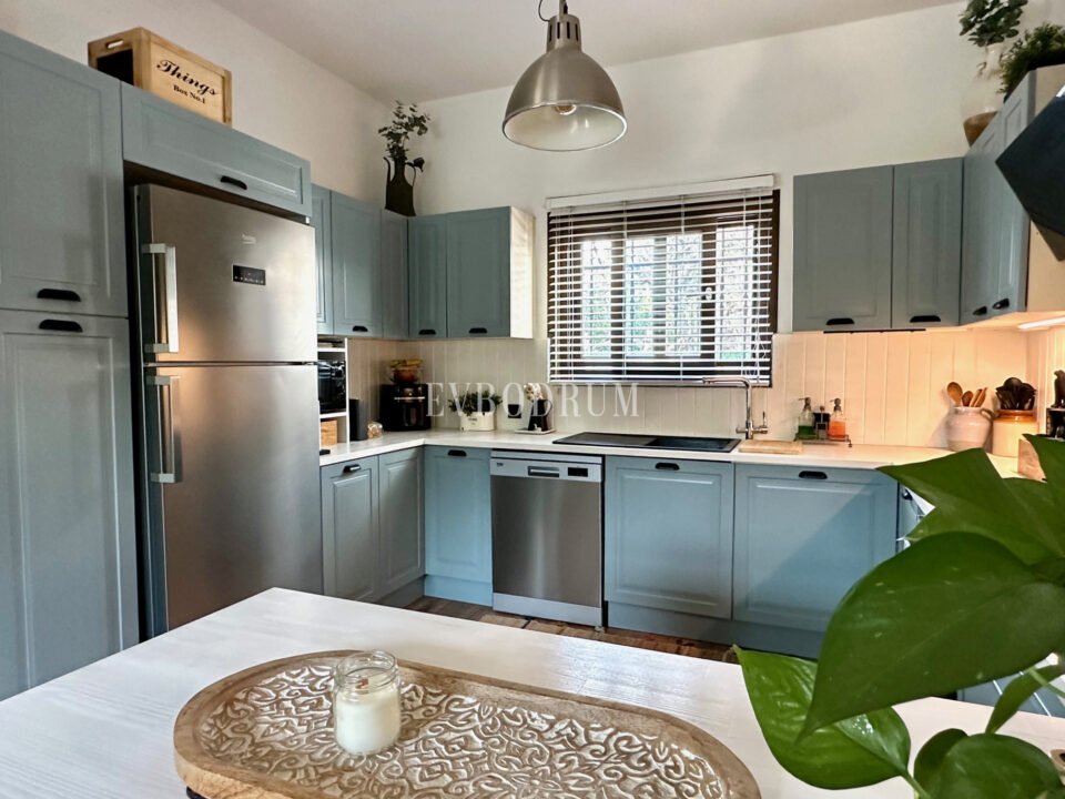 Detached Duplex House with Private Pool and Garden in Ortakent