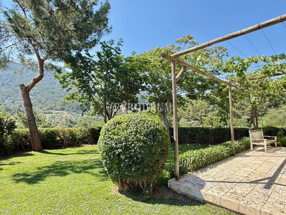 Eski Gölköy'de Görkemli Taş Ev, Misafir Evi ve Havuz – Photo 6