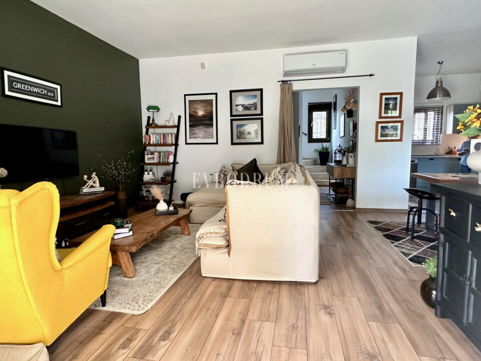Detached Duplex House with Private Pool and Garden in Ortakent