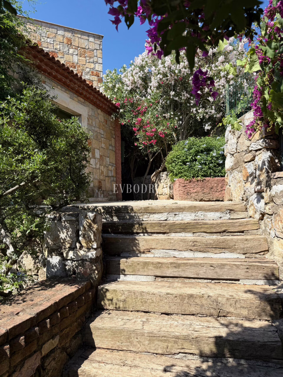 Eski Gölköy'de Görkemli Taş Ev, Misafir Evi ve Havuz – Photo 7