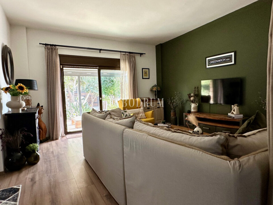 Detached Duplex House with Private Pool and Garden in Ortakent