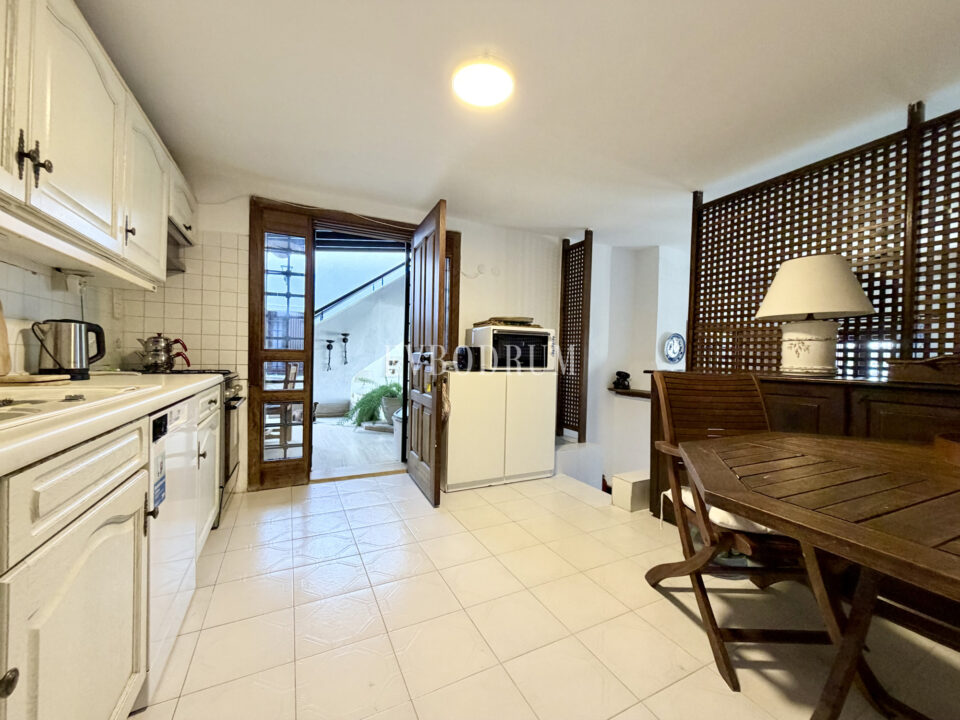 Yalıkavak Cennetköy Sitesi'nde Köşe Konumda Villa