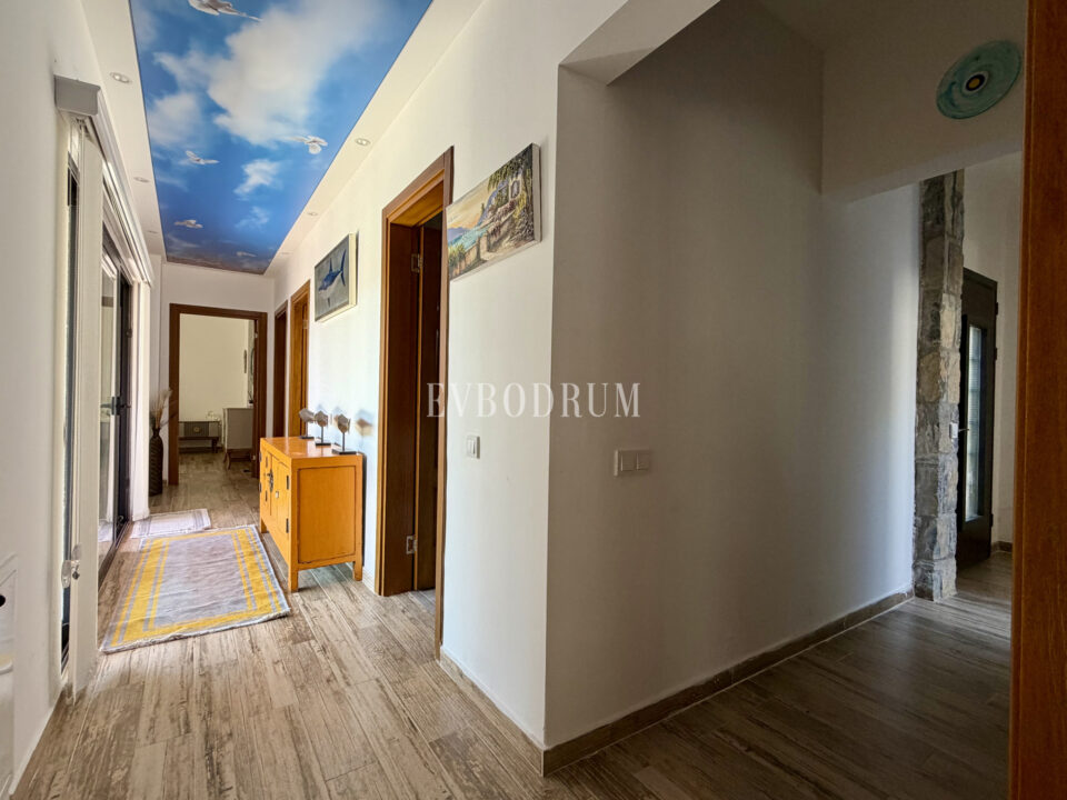Single-Storey House with Private Pool in Yalıkavak