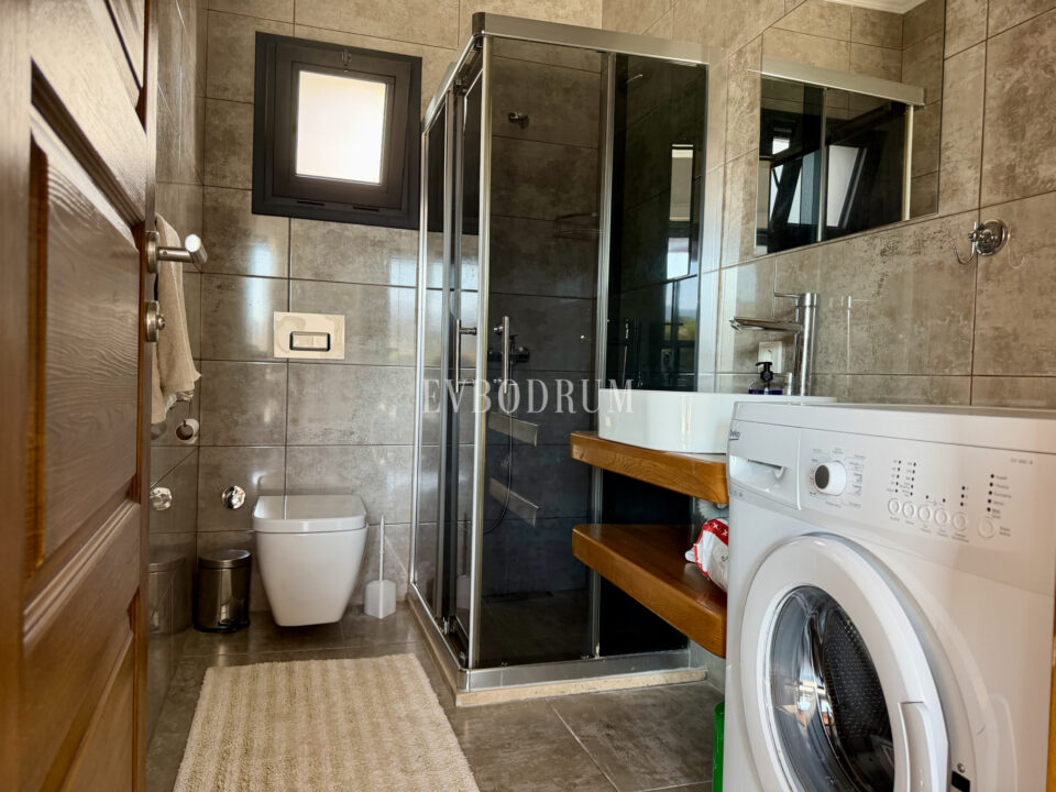 Single-Storey House with Private Pool in Yalıkavak