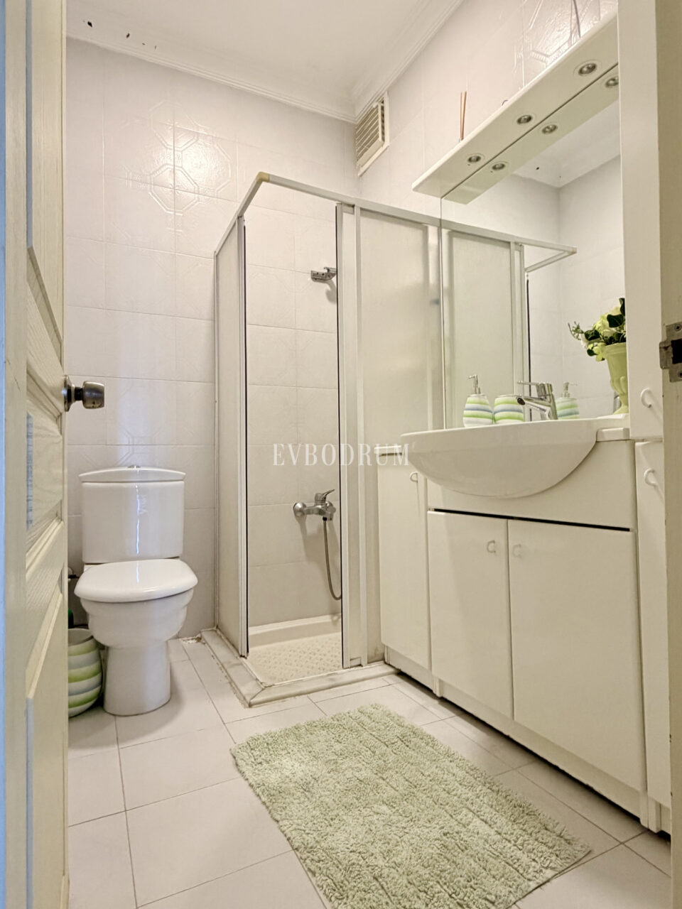 Yalıkavak Cennetköy Sitesi'nde Köşe Konumda Villa