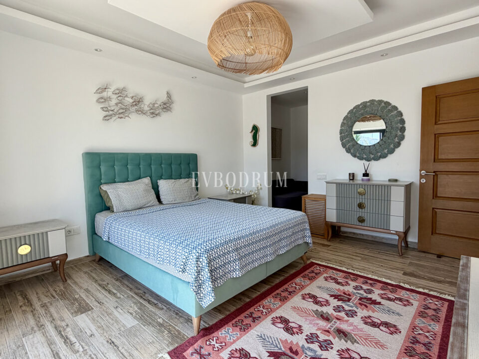 Single-Storey House with Private Pool in Yalıkavak