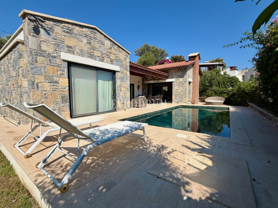 Single-Storey House with Private Pool in Yalıkavak