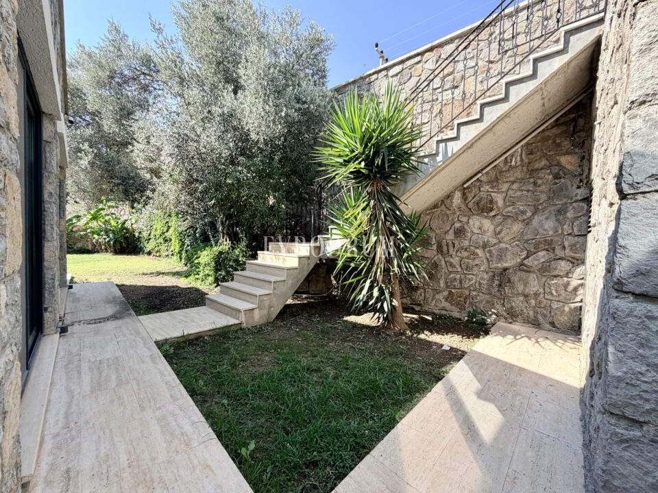 Single-Storey House with Private Pool in Yalıkavak