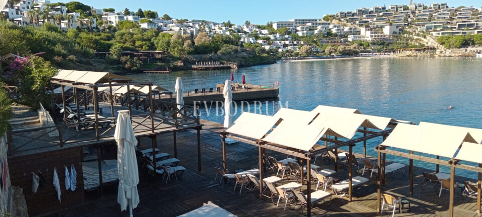 Yalıkavak Cennetköy Sitesi'nde Köşe Konumda Villa