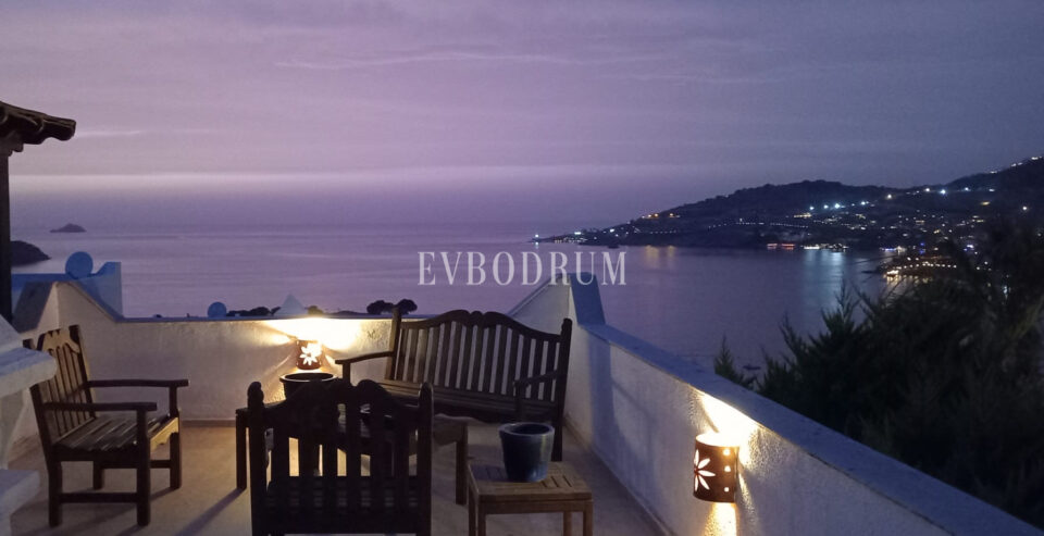 Yalıkavak Cennetköy Sitesi'nde Köşe Konumda Villa