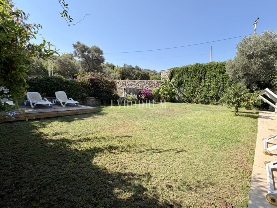 Single-Storey House with Private Pool in Yalıkavak
