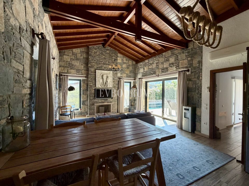 Single-Storey House with Private Pool in Yalıkavak