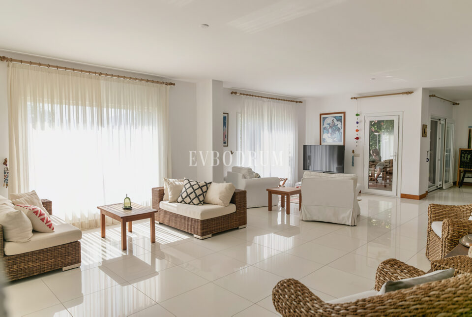 Eckvilla mit Meerblick und privatem Pool in Seba Yasemin Evleri, Gündoğan