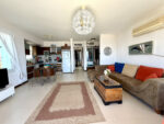 Upper-Floor Apartment With Panoramic Sea Views In Kumbahçe